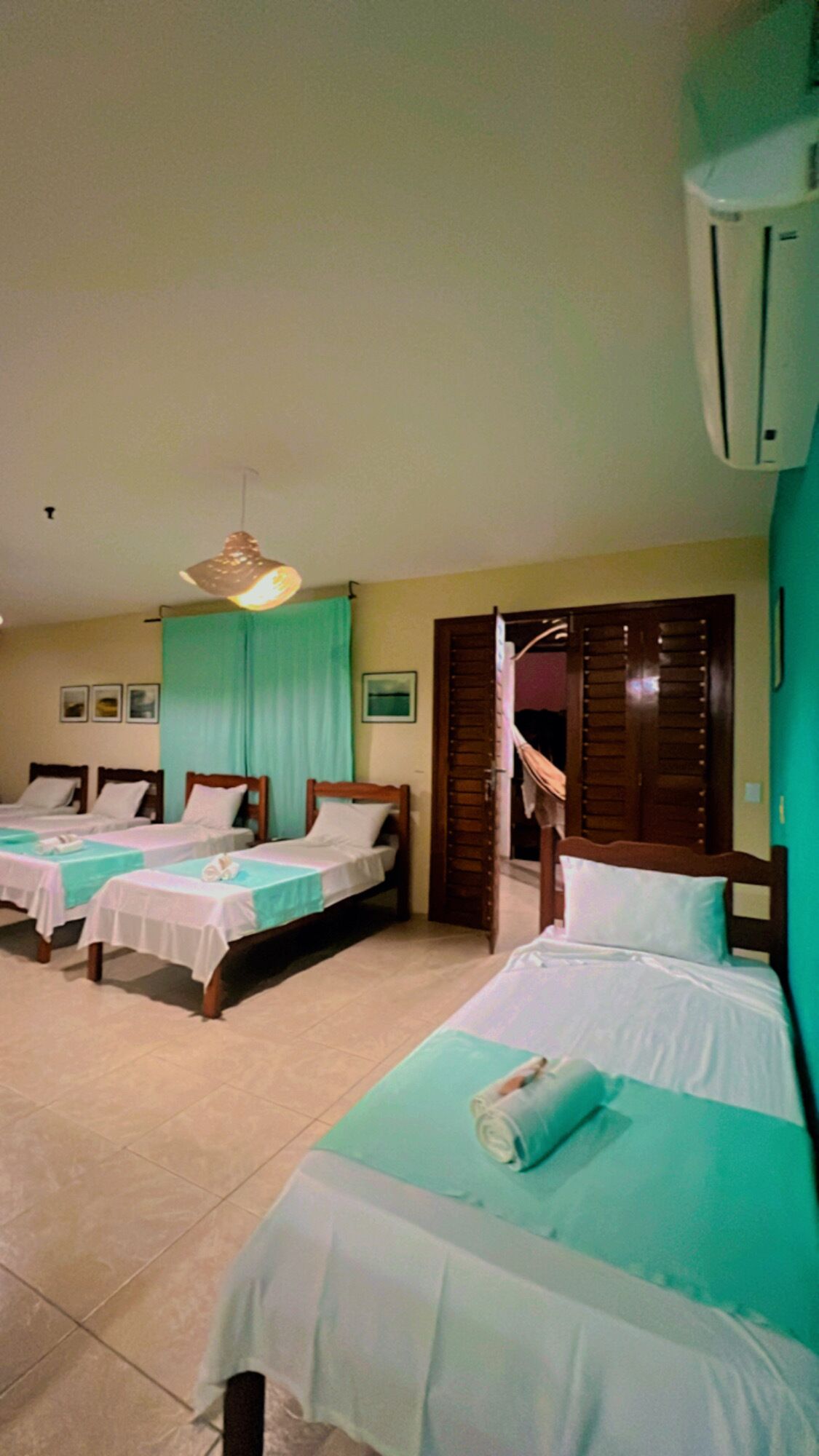 Literie de qualité supérieure, minibar, décoration personnalisée