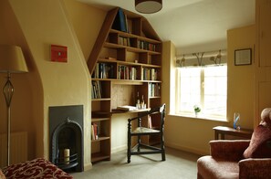 Superior Cottage, 1 Bedroom, Fireplace, Garden Area | Living area | Flat-screen TV - Hang Your Hat - The Cottage (Winchester)