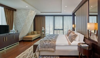 Presidential Suite With King Size Bed | Minibár, széf a szobában és íróasztal