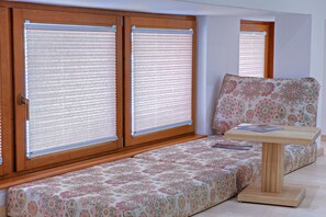 Living area - Hotel Aziza (Sarajevo)