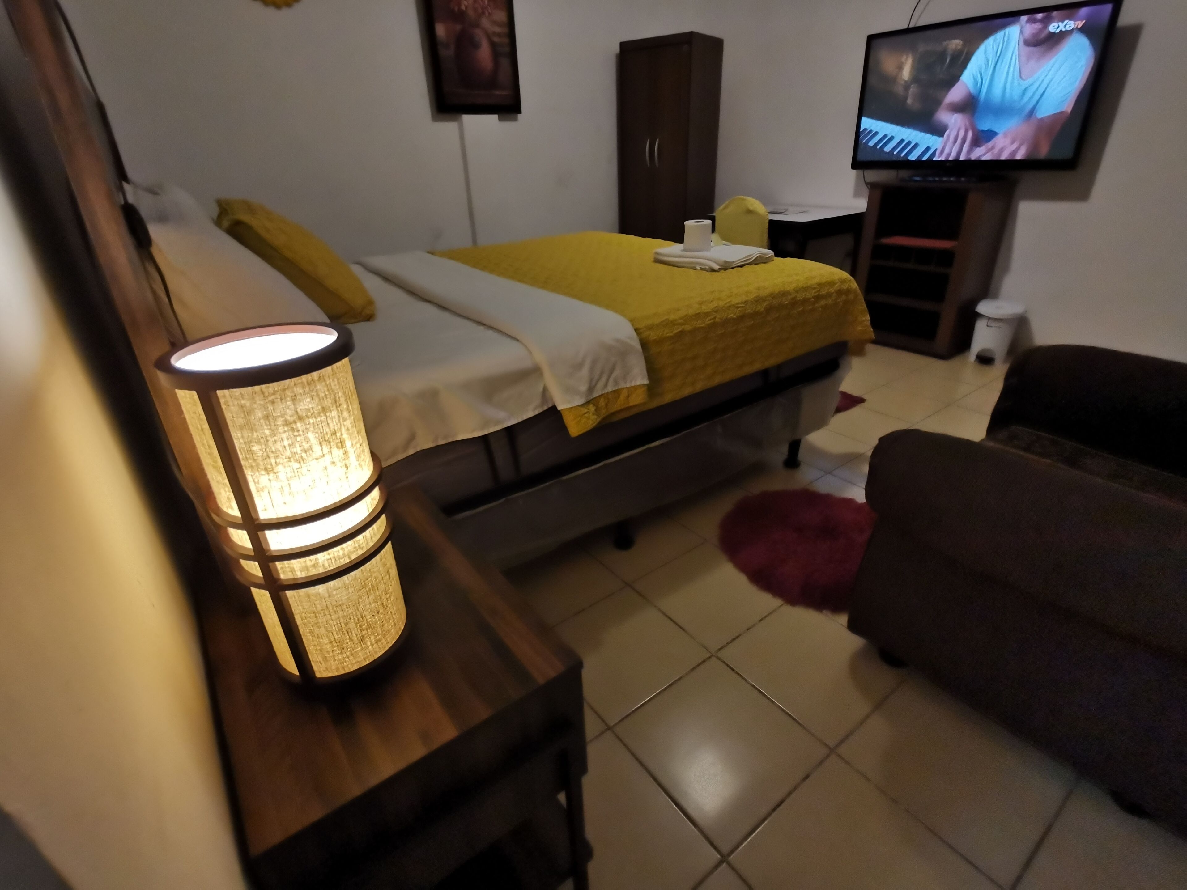 1 bedroom, desk, free wifi, bed sheets