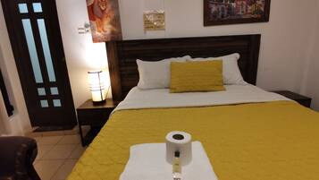 1 bedroom, desk, free WiFi, bed sheets