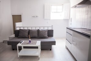Apartment, 2 Bedrooms | Living room | Flat-screen TV - Apartamentos Porto Center (Porto)