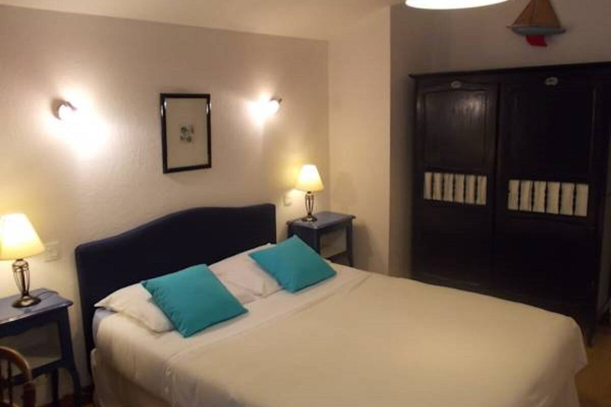 Free cots/infant beds, rollaway beds, free WiFi