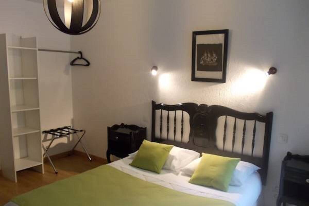 Free cots/infant beds, rollaway beds, free WiFi