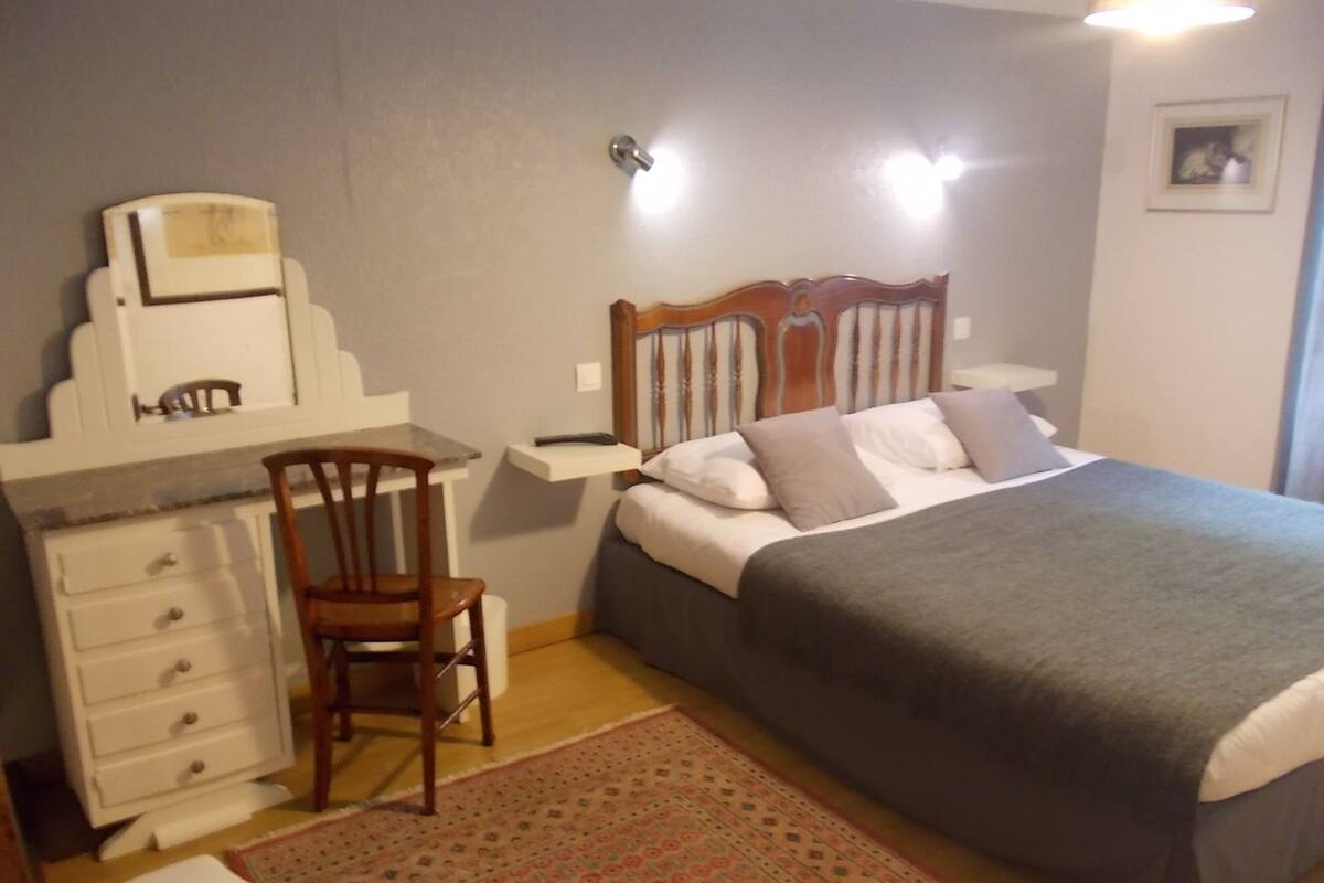 Double Room, Private Bathroom | Free cots/infant beds, rollaway beds, free WiFi