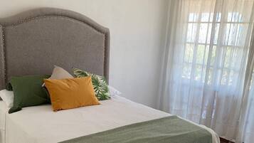 Family House, 3 Bedrooms, Terrace, Lagoon View | 3 bedrooms, individually decorated, soundproofing, iron/ironing board
