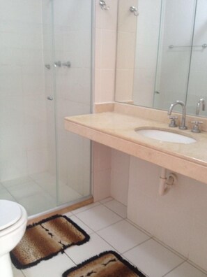 Appartement, 3 chambres | Salle de bain