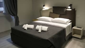 Standard Room | Desk, cribs/infant beds, free WiFi, bed sheets