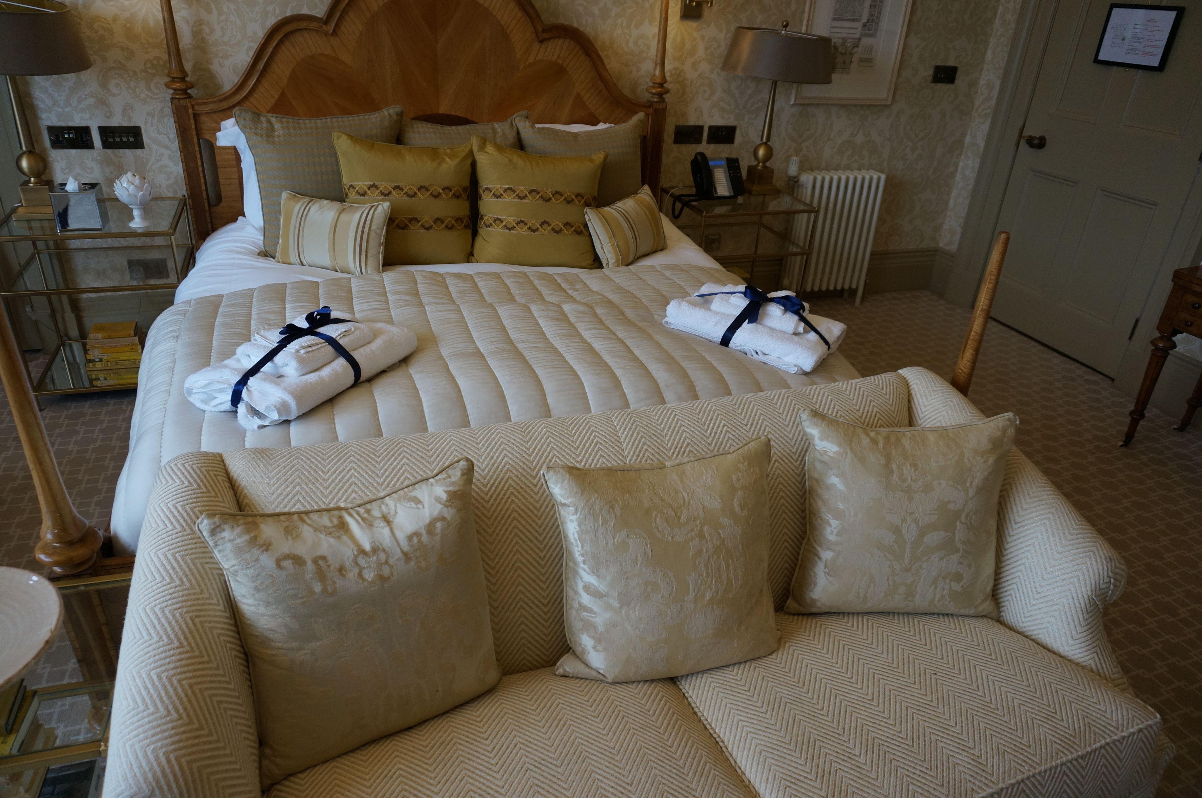 junior suite | individually decorated, individually furnished, desk, blackout curtains