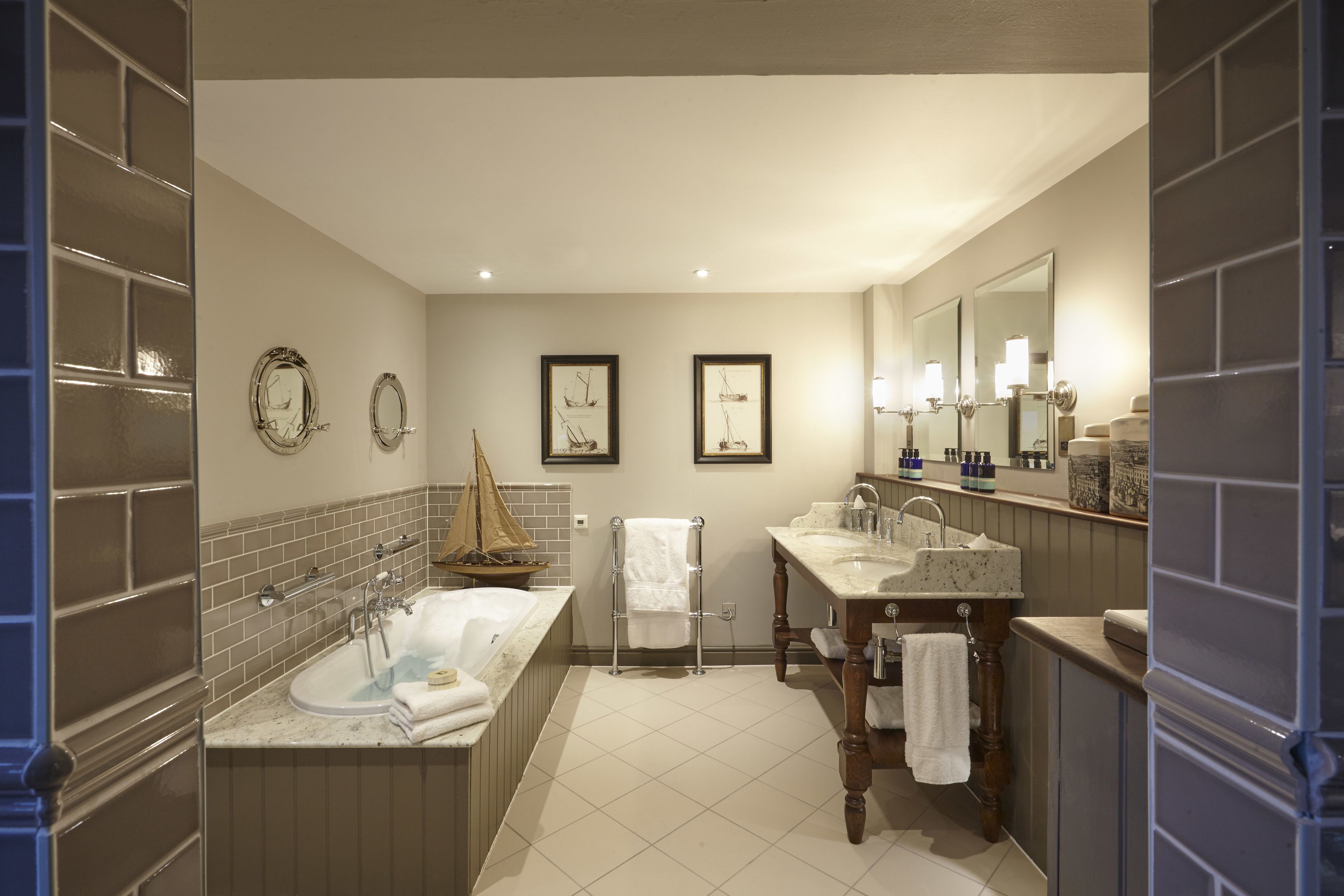 executive room | bathroom | rainfall showerhead, free toiletries, hair dryer, bathrobes