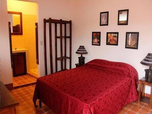 Italiaanse Frette-lakens, luxe beddengoed, een kluis op de kamer