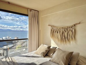 Design-Apartment, Seeblick | 1 Schlafzimmer, schallisolierte Zimmer, kostenloses WLAN, Bettwäsche
