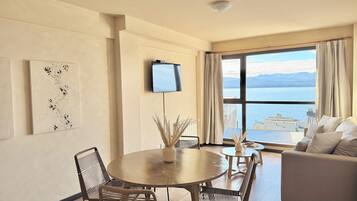 Design Apartment, Lake View | Lake view