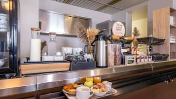 Sarapan bufet setiap hari dengan fi