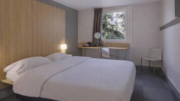 Doppelzimmer | Schreibtisch, schallisolierte Zimmer, kostenloses WLAN, Bettwäsche