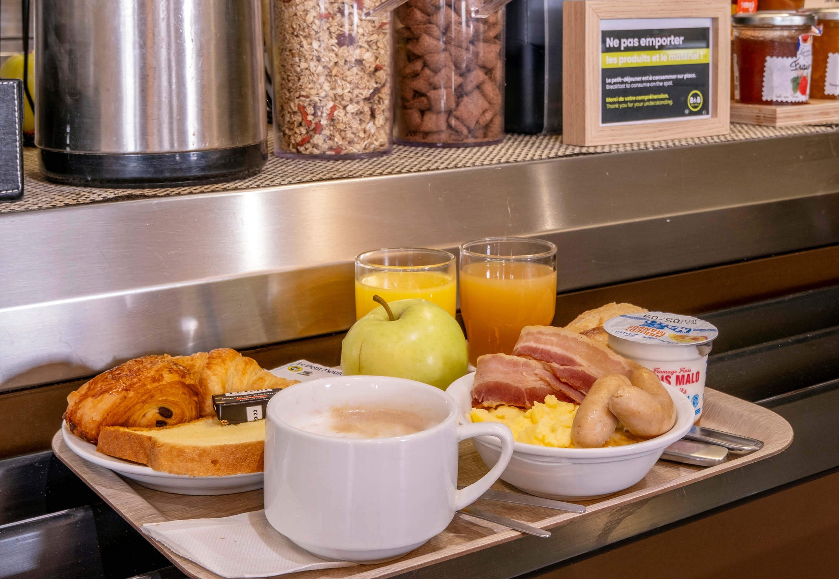 daily buffet breakfast for a fee