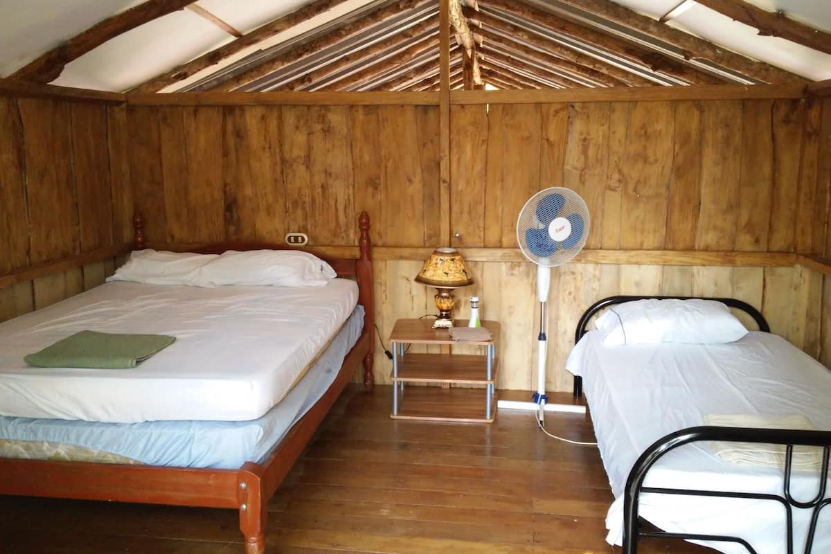 Economy-Loft, 1 Schlafzimmer, Bergblick | Hochwertige Bettwaren, Zustellbetten, kostenloses WLAN