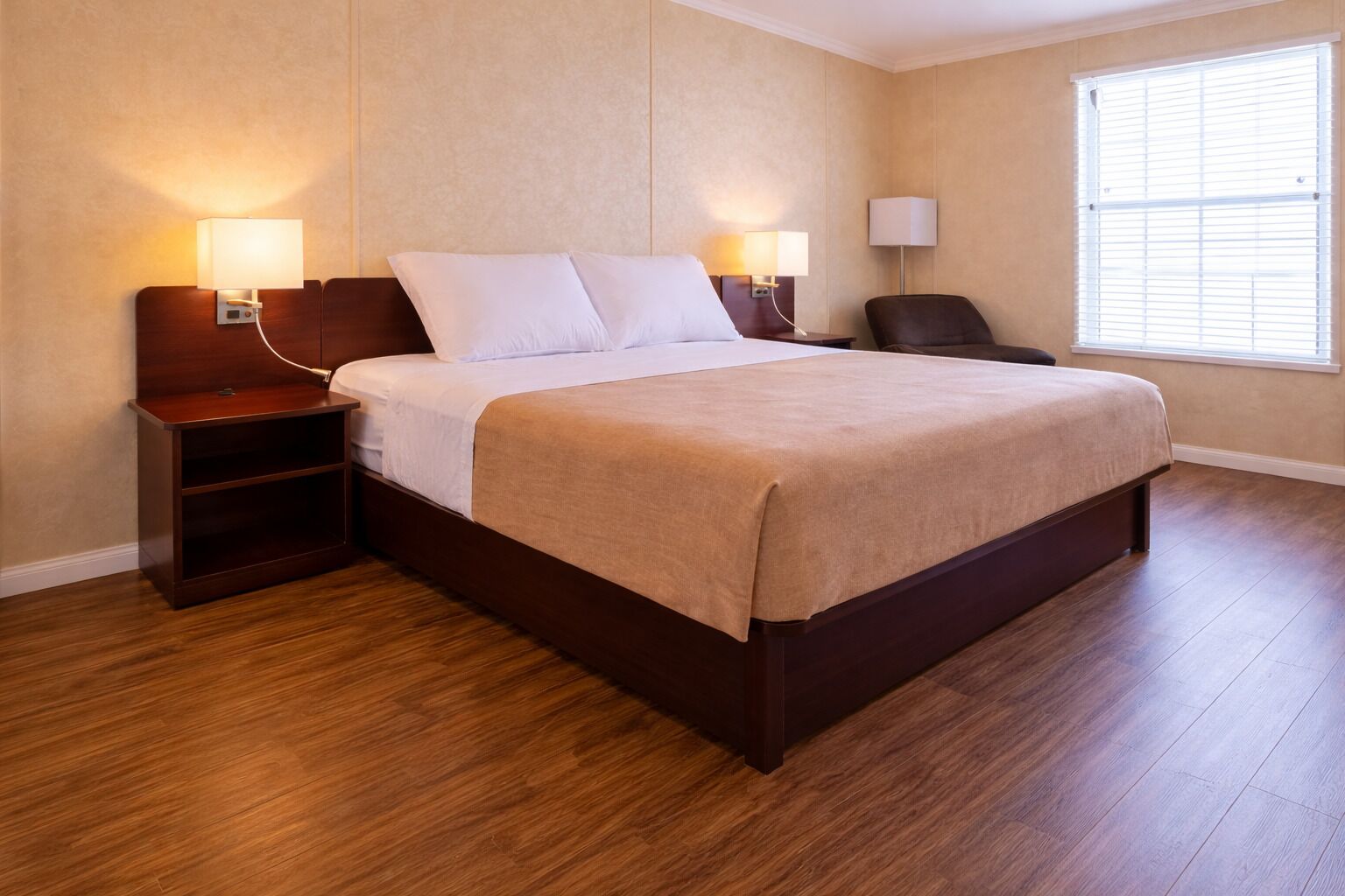 Shale Lodge Pleasanton — photo 13