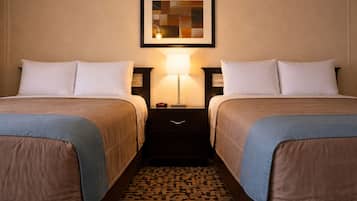 Standard Quadruple Room, 2 Queen Beds