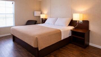 Superior-Zimmer, 1 Queen-Bett | Schreibtisch, Bügeleisen/Bügelbrett, Bettwäsche