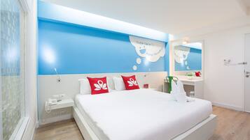 Caja de seguridad en la habitación y escritorio