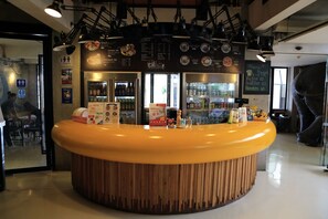 Bar (on property) - ZEN Hostel Decho Road (Bangkok)