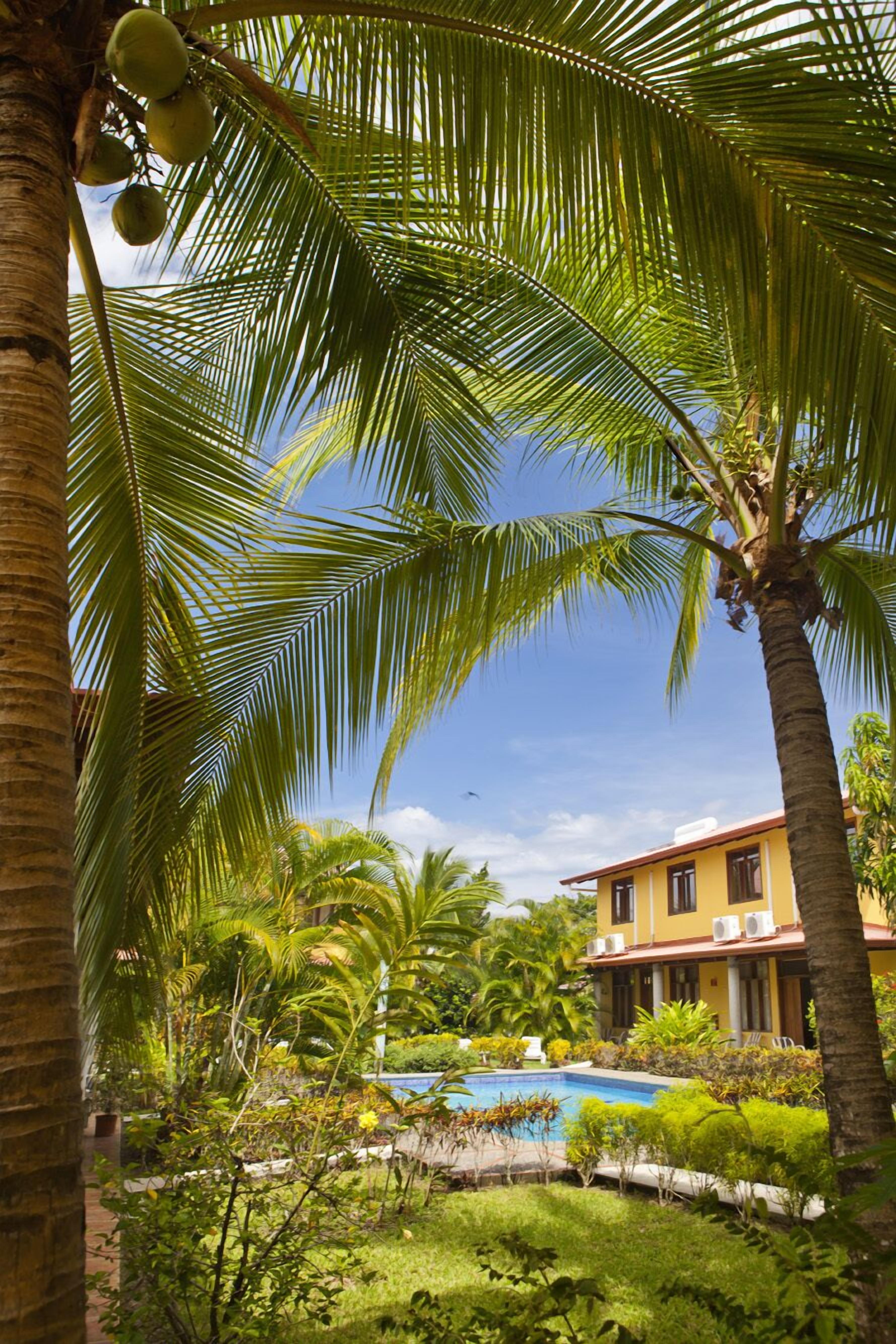 المنطقة المحيطة بالمنشأة