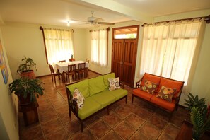 Flat-screen TV - Villa Nasua (Jacó)