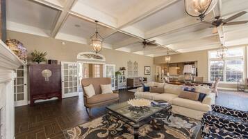 Pintu masuk interior