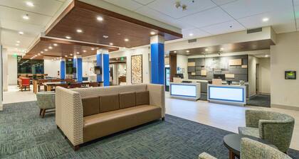 Holiday Inn Express & Suites Dodge City by IHG