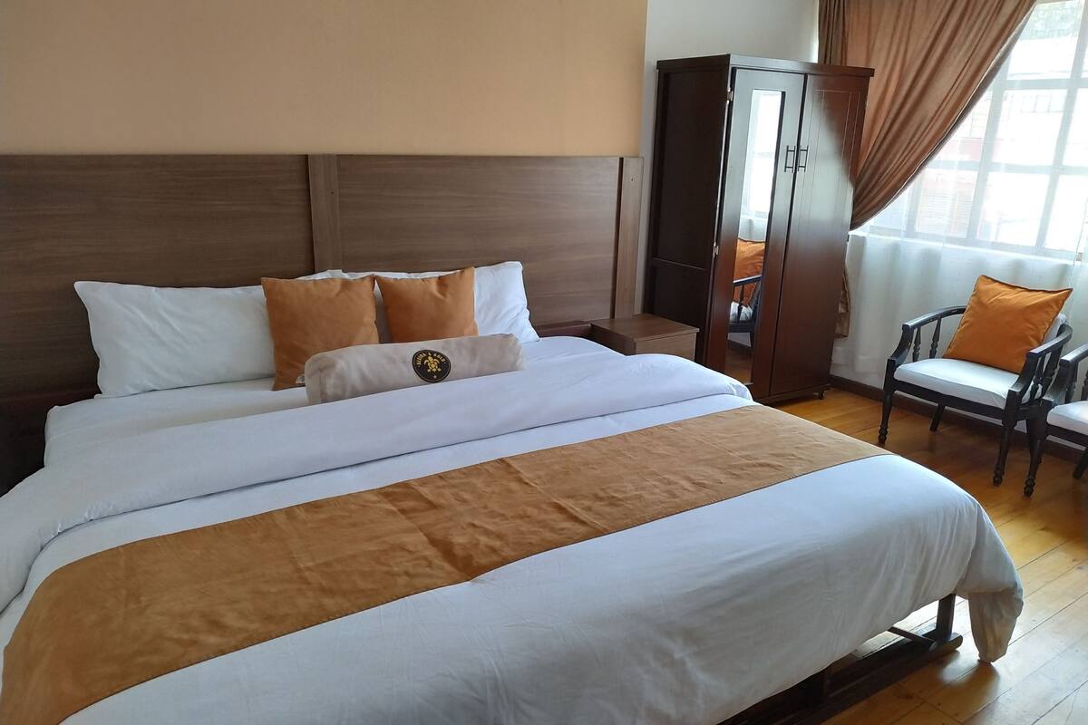 Superior Double Room | Desk, iron/ironing board, free WiFi