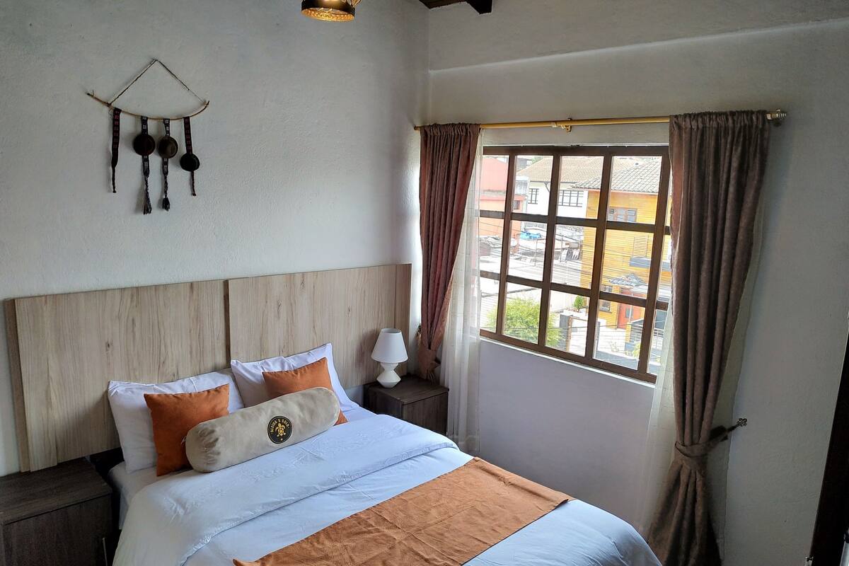Standard Double Room, Private Bathroom | Desk, iron/ironing board, free WiFi