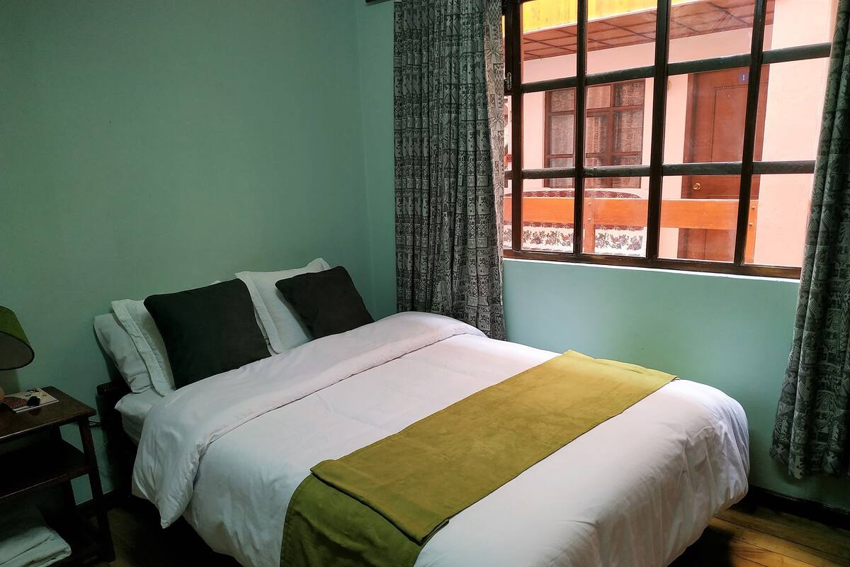 Double Room, Shared Bathroom | Desk, iron/ironing board, free WiFi