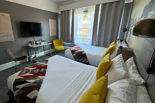 Historic Double | Minibar, desk, travel crib, free WiFi
