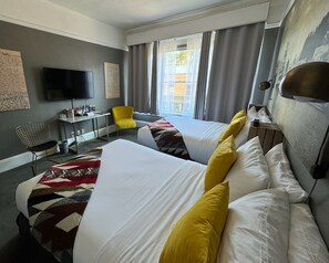 Historic Double | Minibar, desk, free WiFi, bed sheets - Hood River Hotel (Hood River)