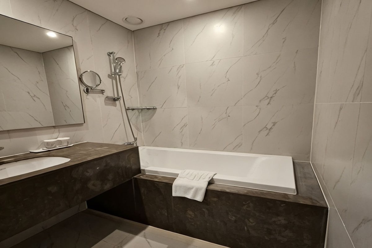 Baño | Ducha, artículos de higiene personal gratuitos, secador de pelo y bidé