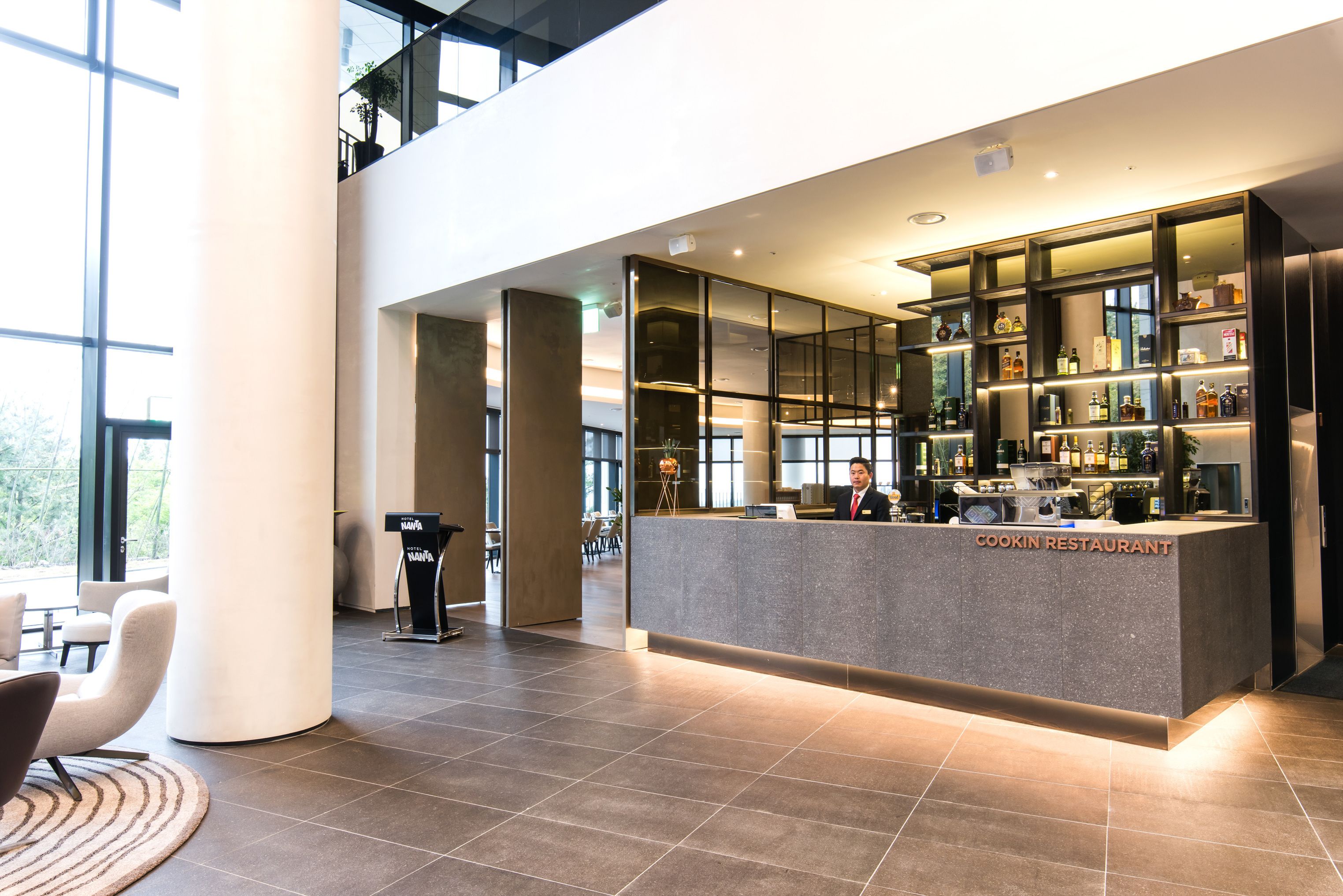 Ofereix vistes al mar i s&#x27;hi serveixen esmorzars 