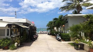 Free self parking - Baan Civilize Resort (Khanom)