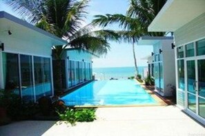 Outdoor pool - Baan Civilize Resort (Khanom)