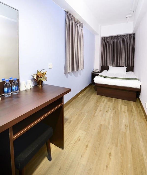 Standard Double Room | Iron/ironing board, free WiFi - Metroplace Olympic Hotel (Kowloon)