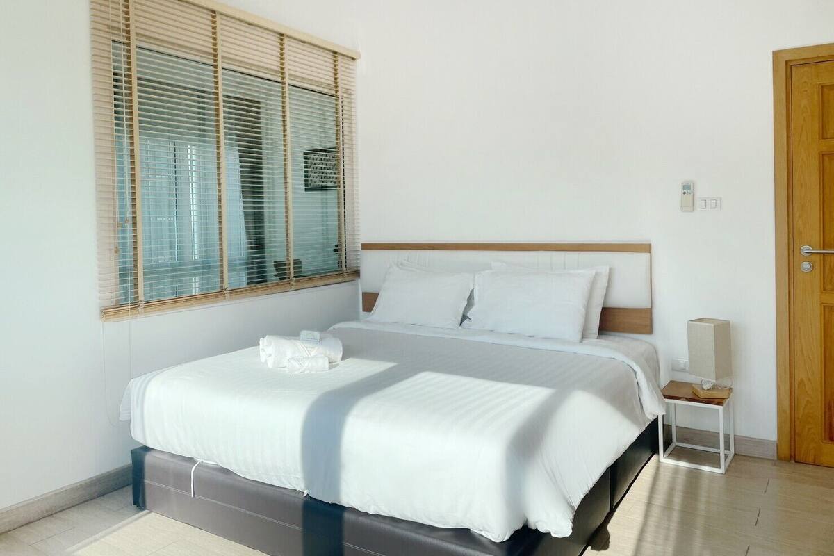 Habitación doble Premium, 1 habitación | Minibar, escritorio, cortinas blackout y tabla de planchar con plancha 