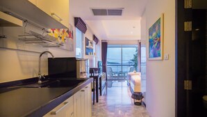1 Bedroom Suite | Private kitchenette - Phuket Seaview Resotel (Rawai)