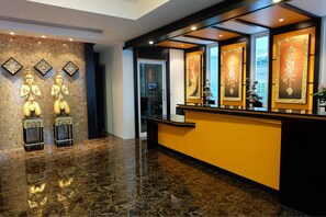 Reception - Phuket Seaview Resotel (Rawai)