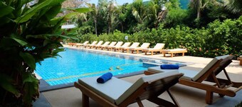 Phuket Seaview Resotel