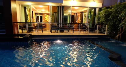 Phuket Seaview Resotel