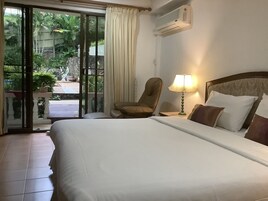 Deluxe Room, Garden View | In-room safe, desk, blackout drapes, free WiFi