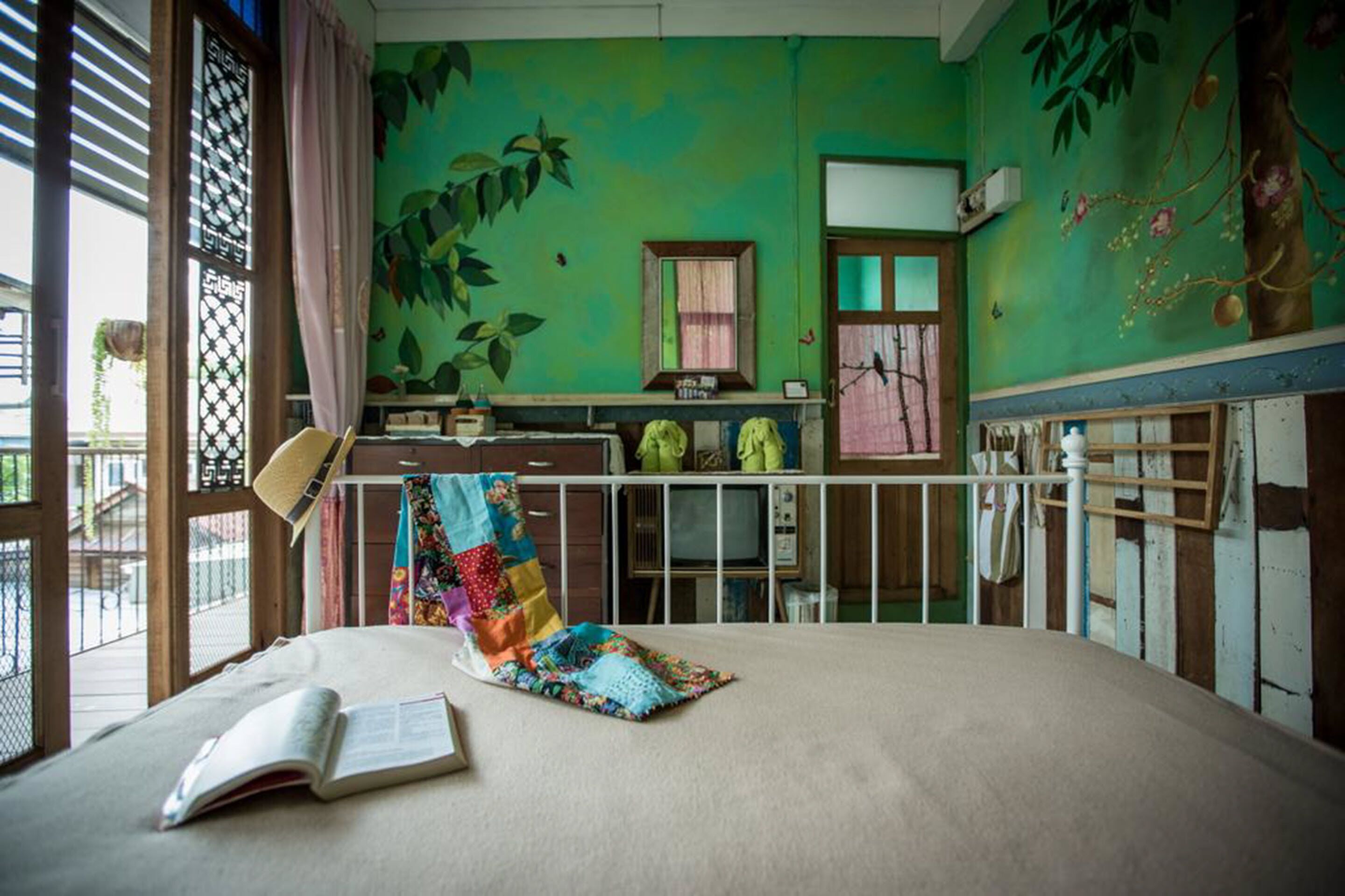 individually decorated, individually furnished, free wifi, bed sheets