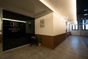 Televisión de pantalla plana, computadora