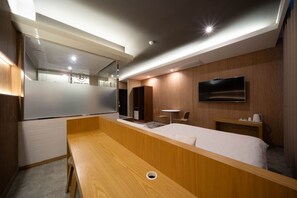 Caja de seguridad en la habitación y decoración personalizada